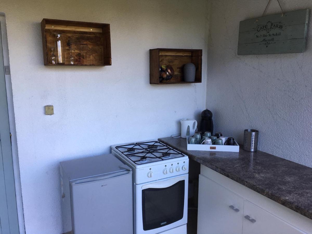 Charming 2-Bed Cabin In Domfront-En-Poiraie Perrou Εξωτερικό φωτογραφία